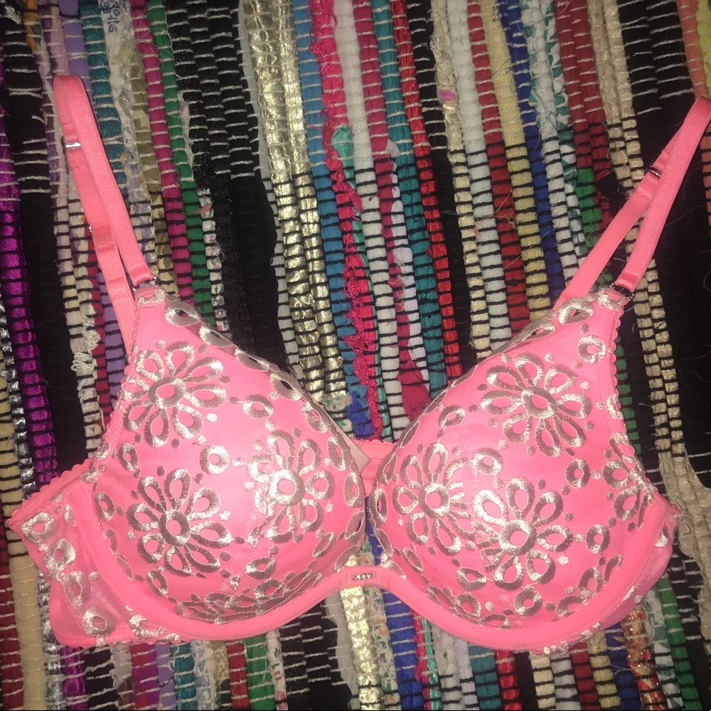 Victoria’s Secret 34B Push-Up Hot Pink